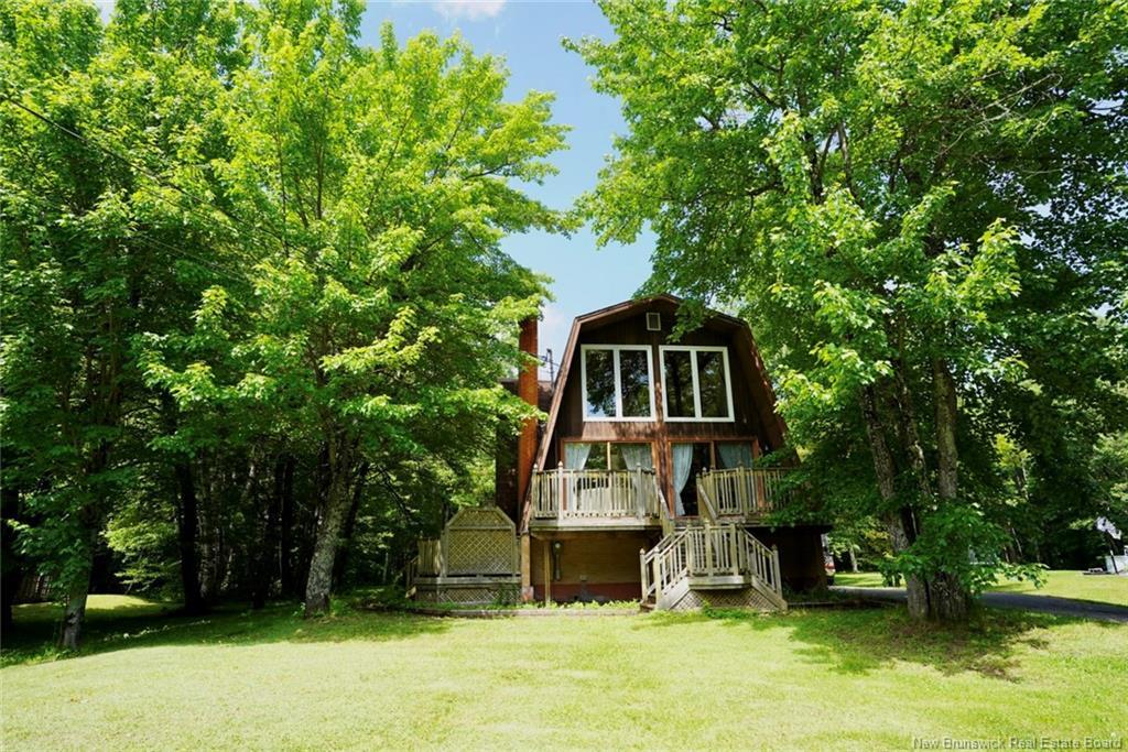 Photo de la propriété: 305 Youghall Drive NB E2A 4X7