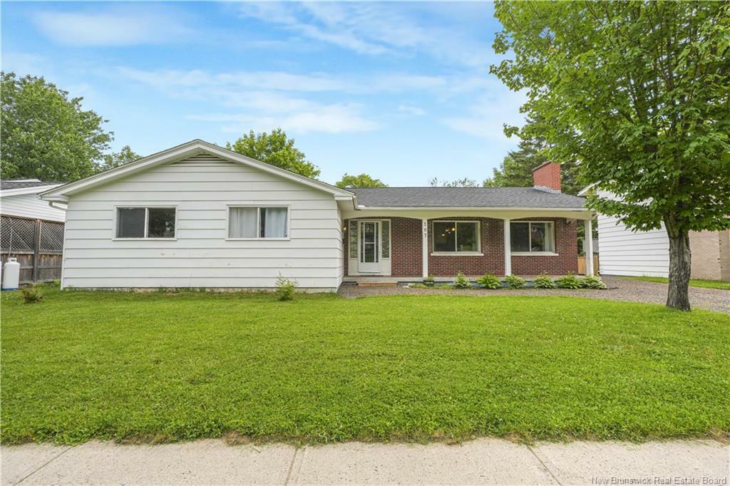 Photo de la propriété: 307 Kings College Road NB E3B 2E6