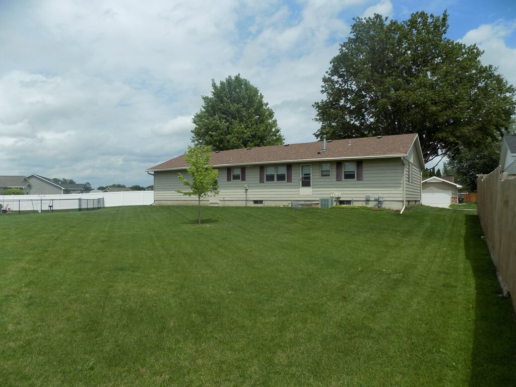 Property Photo: 2020 North 14th IA 50501