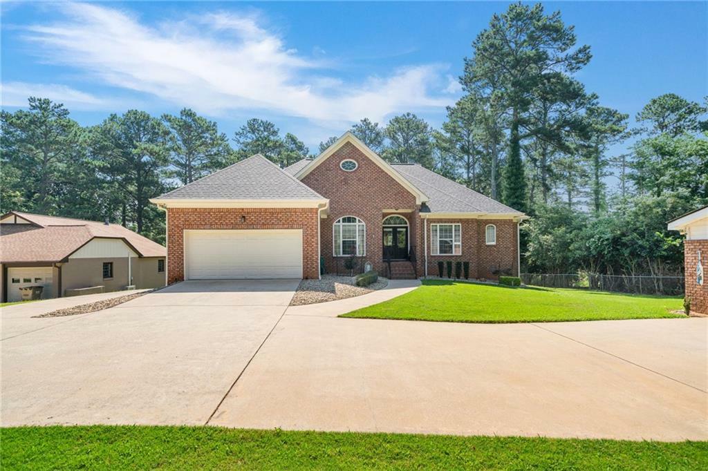 Property Photo: 6642 Crestwood Peninsula GA 30542
