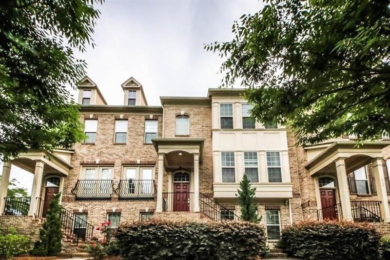Property Photo: 1004 E Paces Chase NE GA 30326