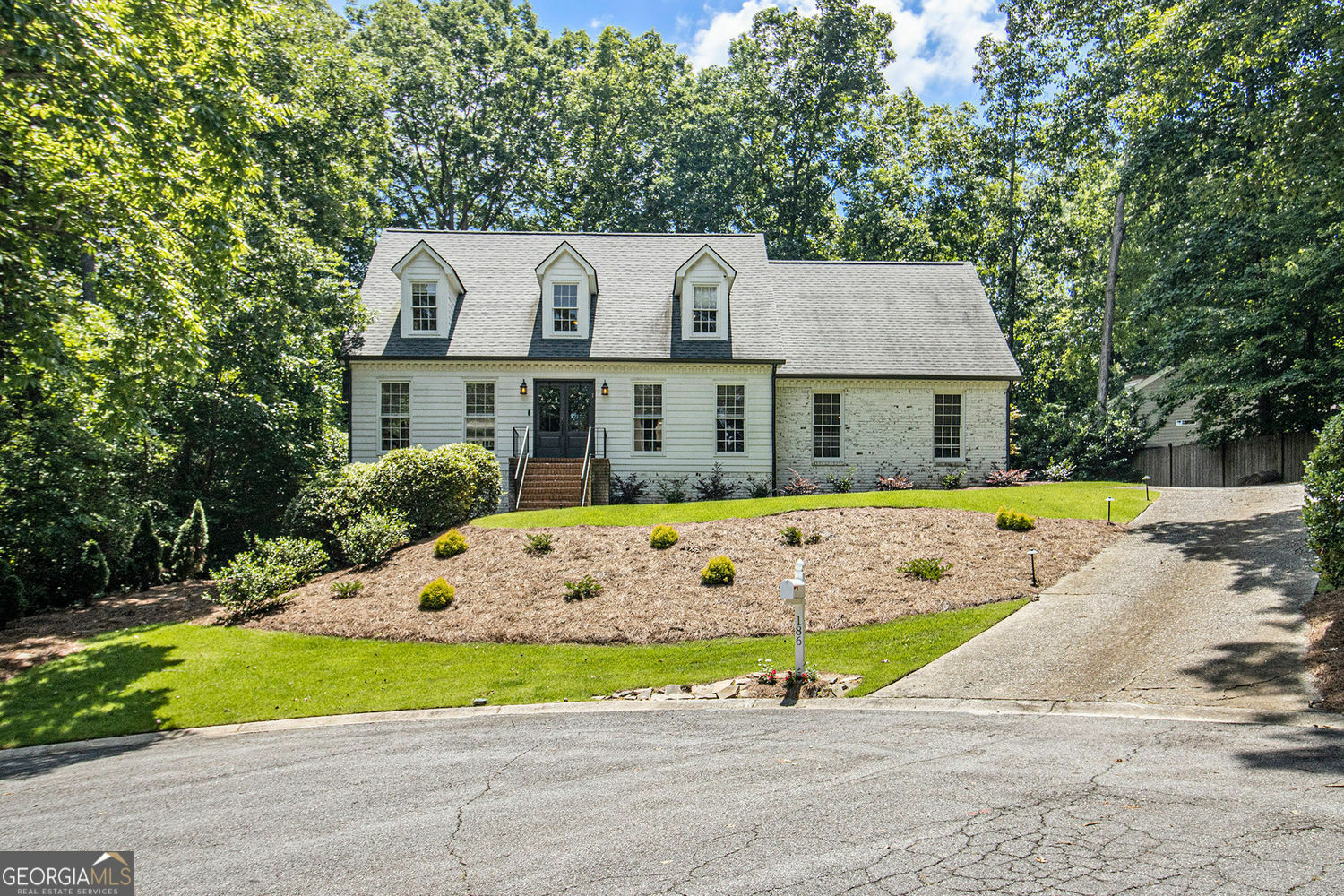 Property Photo: 186 Fernleaf Lane Lane GA 30068