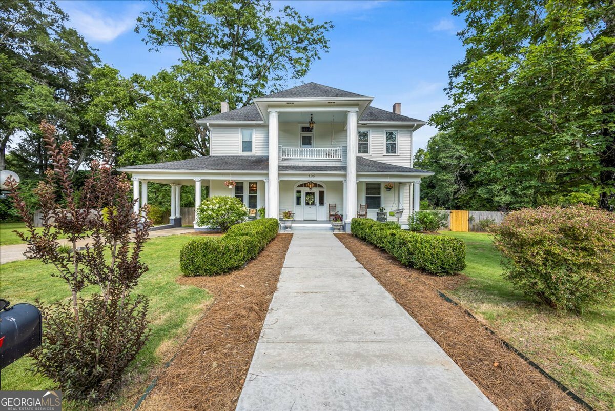 Property Photo: 205 Cobb Street GA 30268