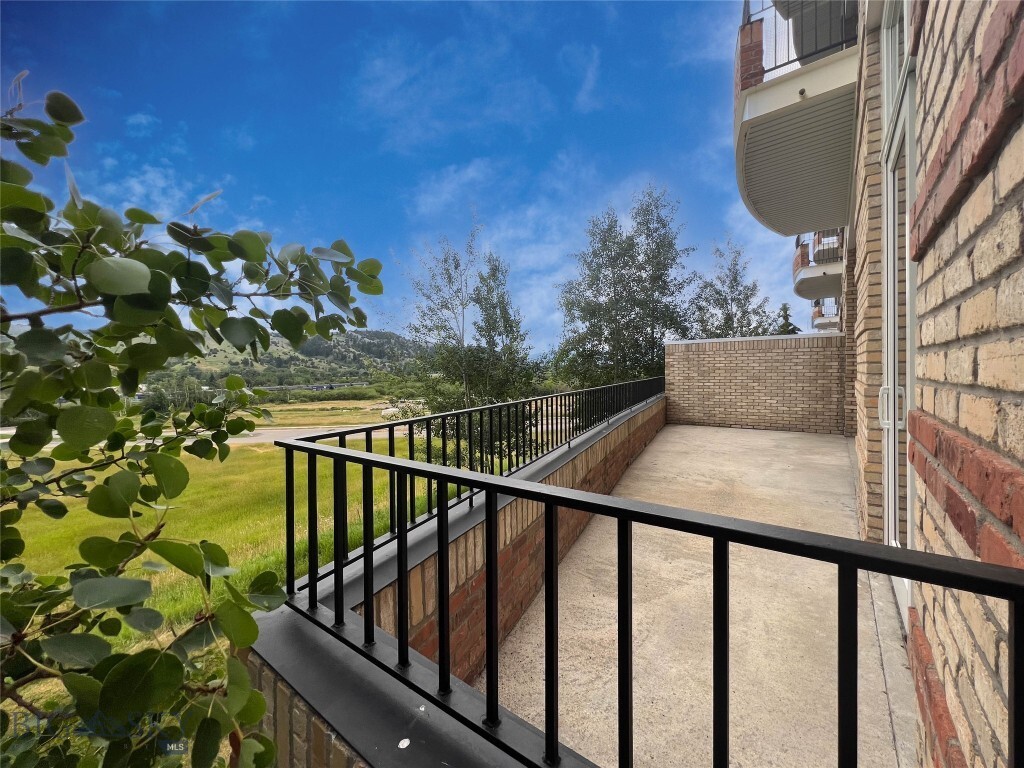 Property Photo: 140 Village Crossing Way 1J MT 59715