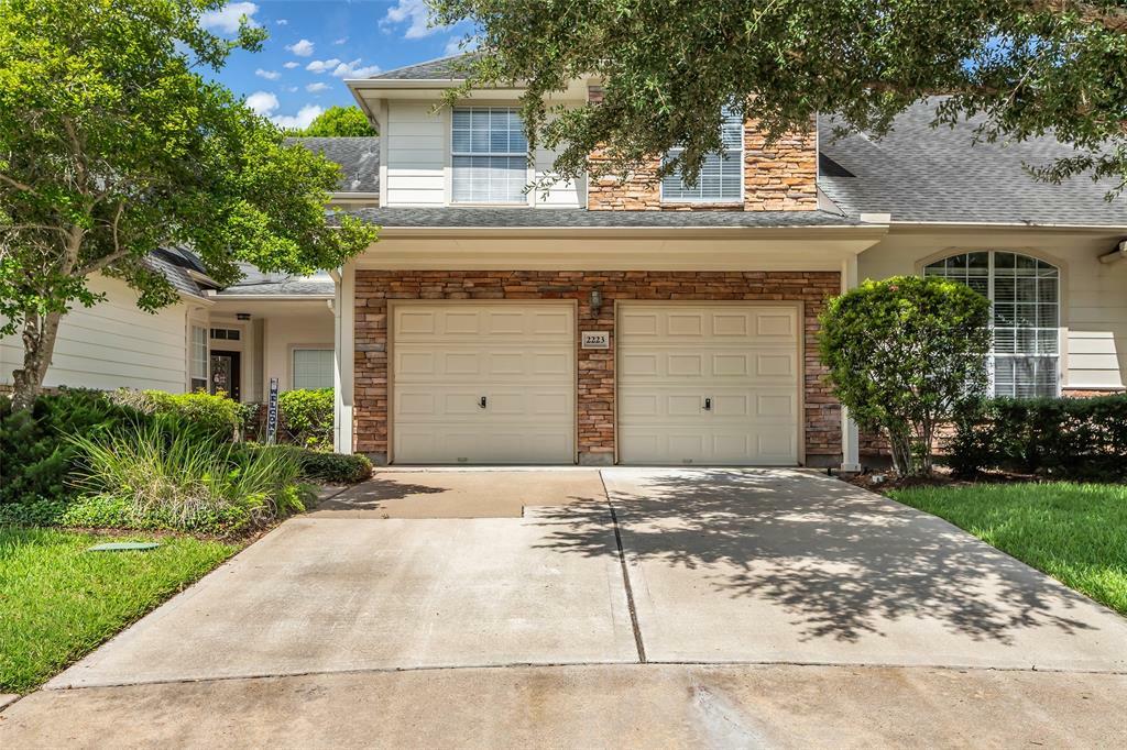 Property Photo:  2223 Ridge Wood Lane  TX 77479 
