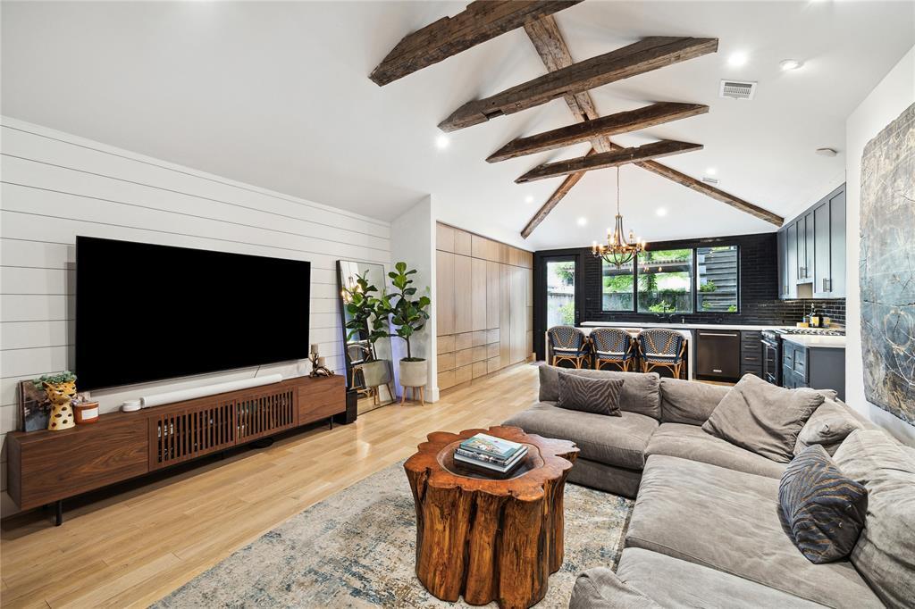 Property Photo: 406 Bomar Street TX 77006