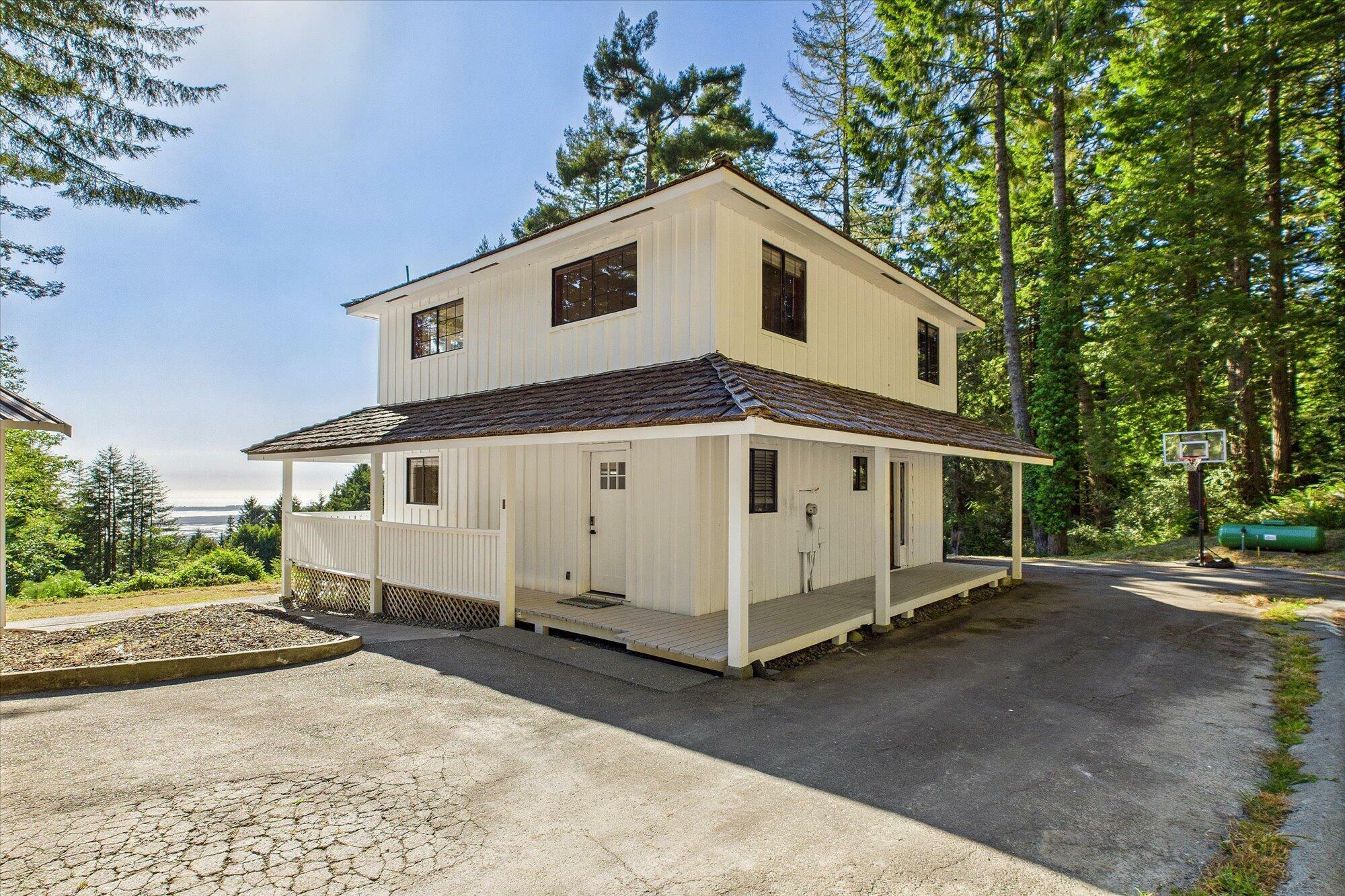 Property Photo:  2765 Fickle Hill Road  CA 95521 