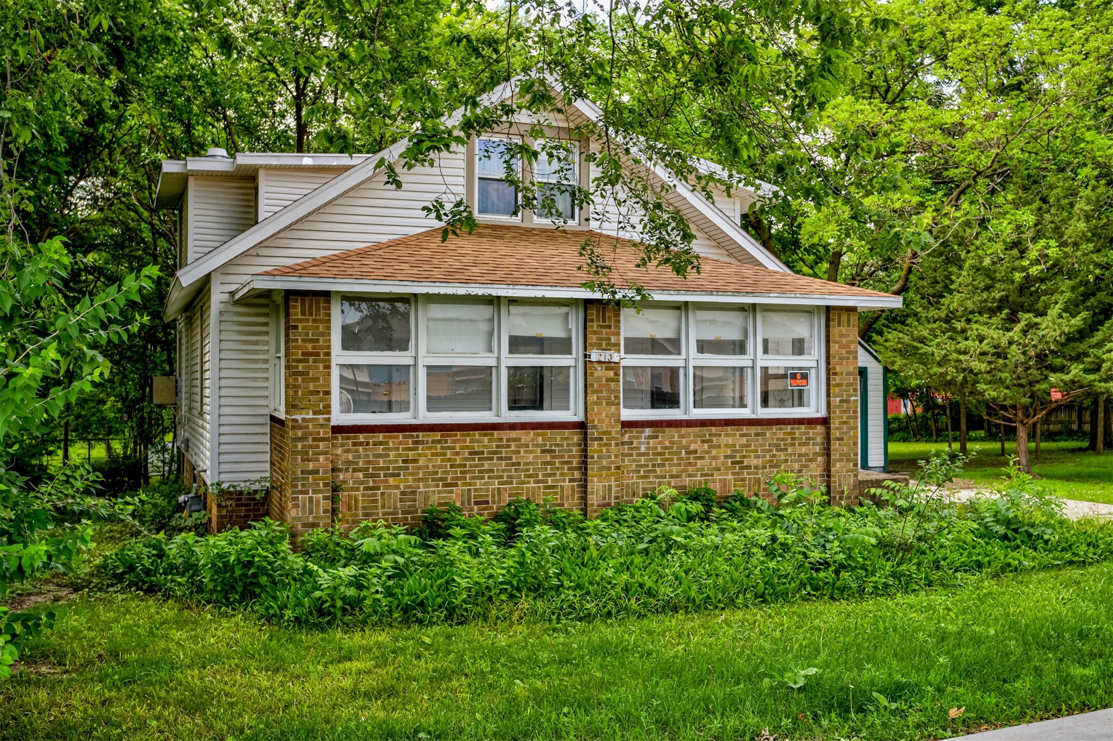 Property Photo: 213 S Wilmoth Avenue IA 50014