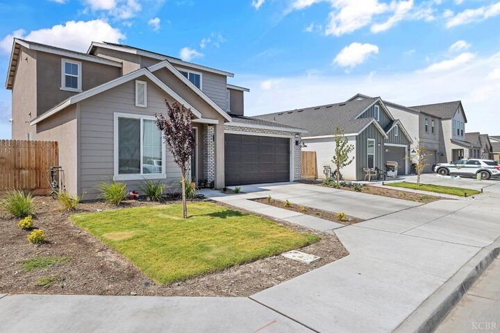 Property Photo:  2409 Pepperdine Street  CA 93245 