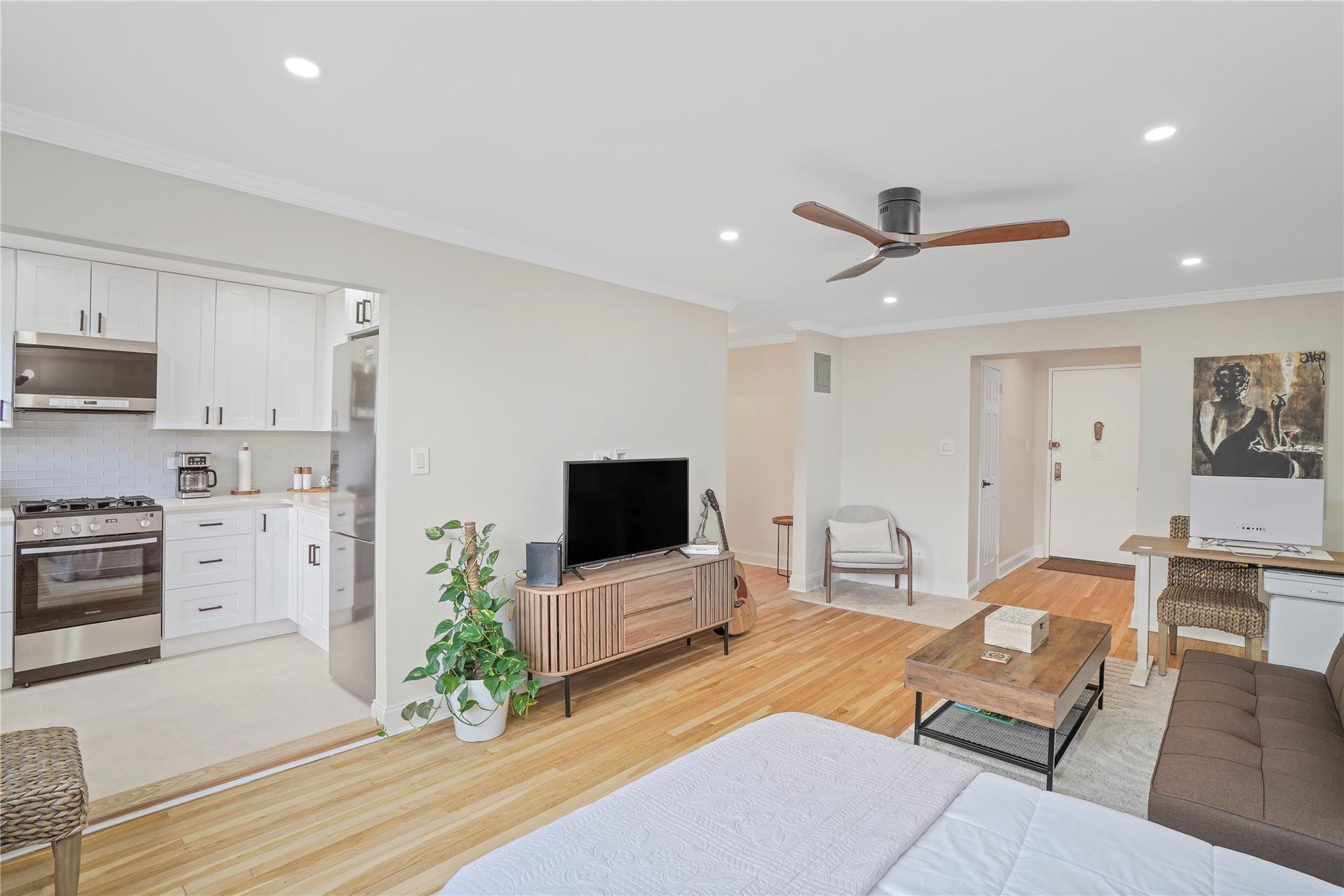 Property Photo: 86-29 155th Avenue 5N NY 11414