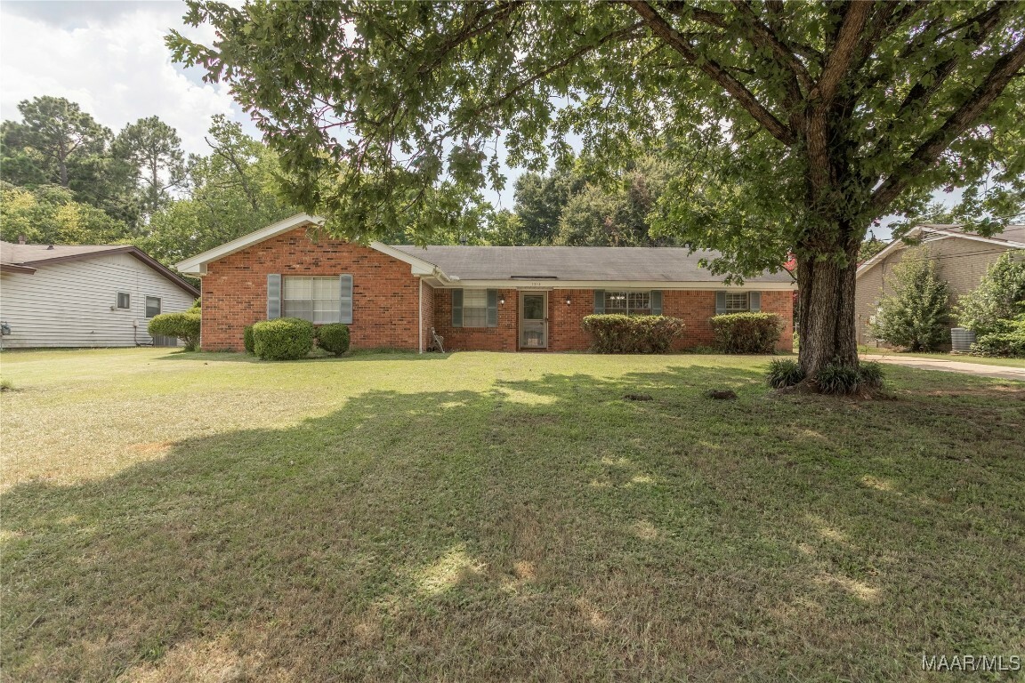 Property Photo: 1219 Hillman Street AL 36109