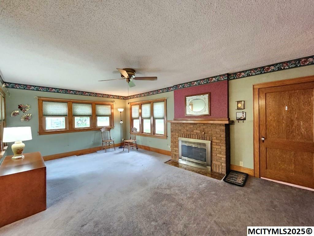 Property Photo:  312 15th SE  IA 50401 