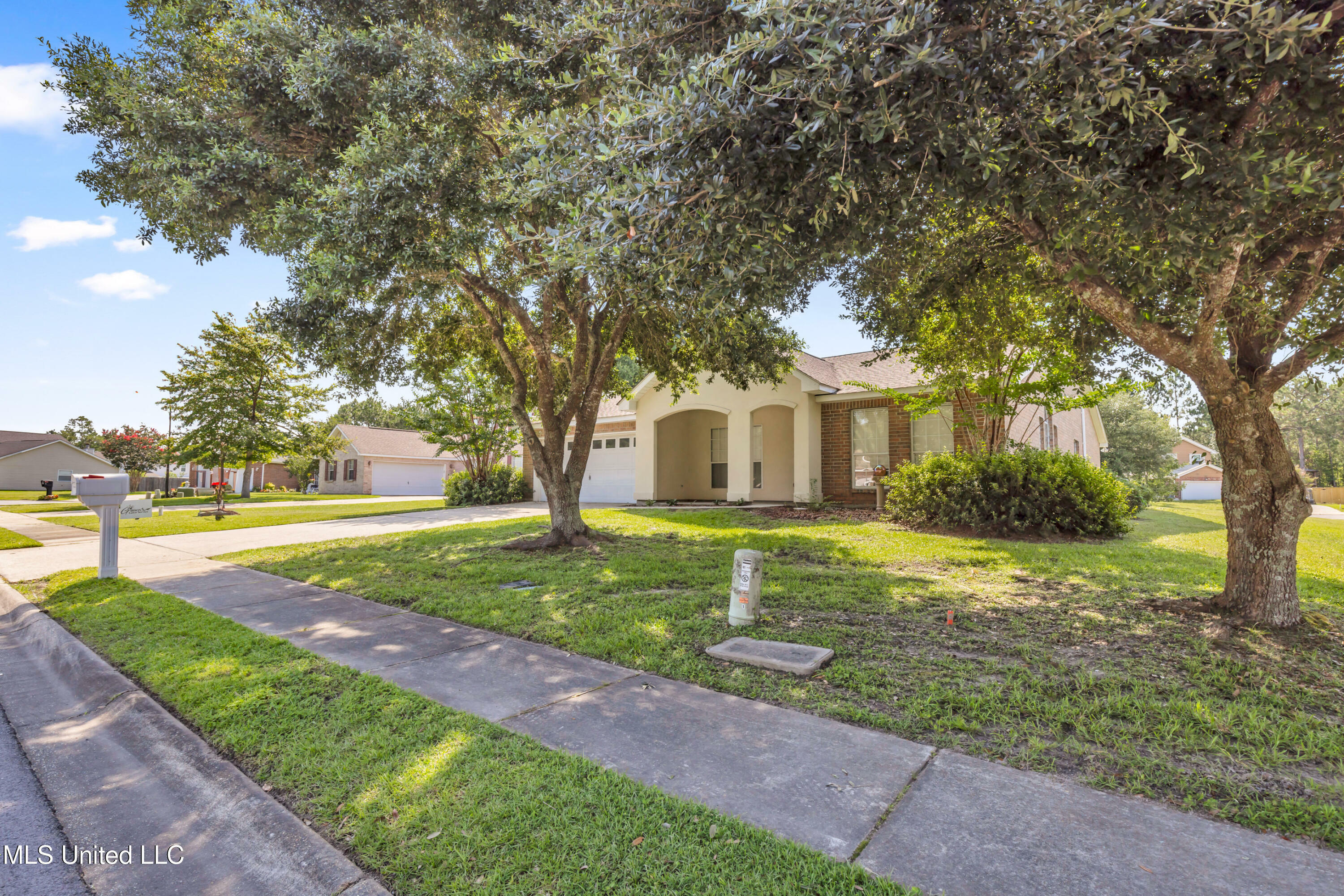Property Photo: 20 Lakeview Drive MS 39564