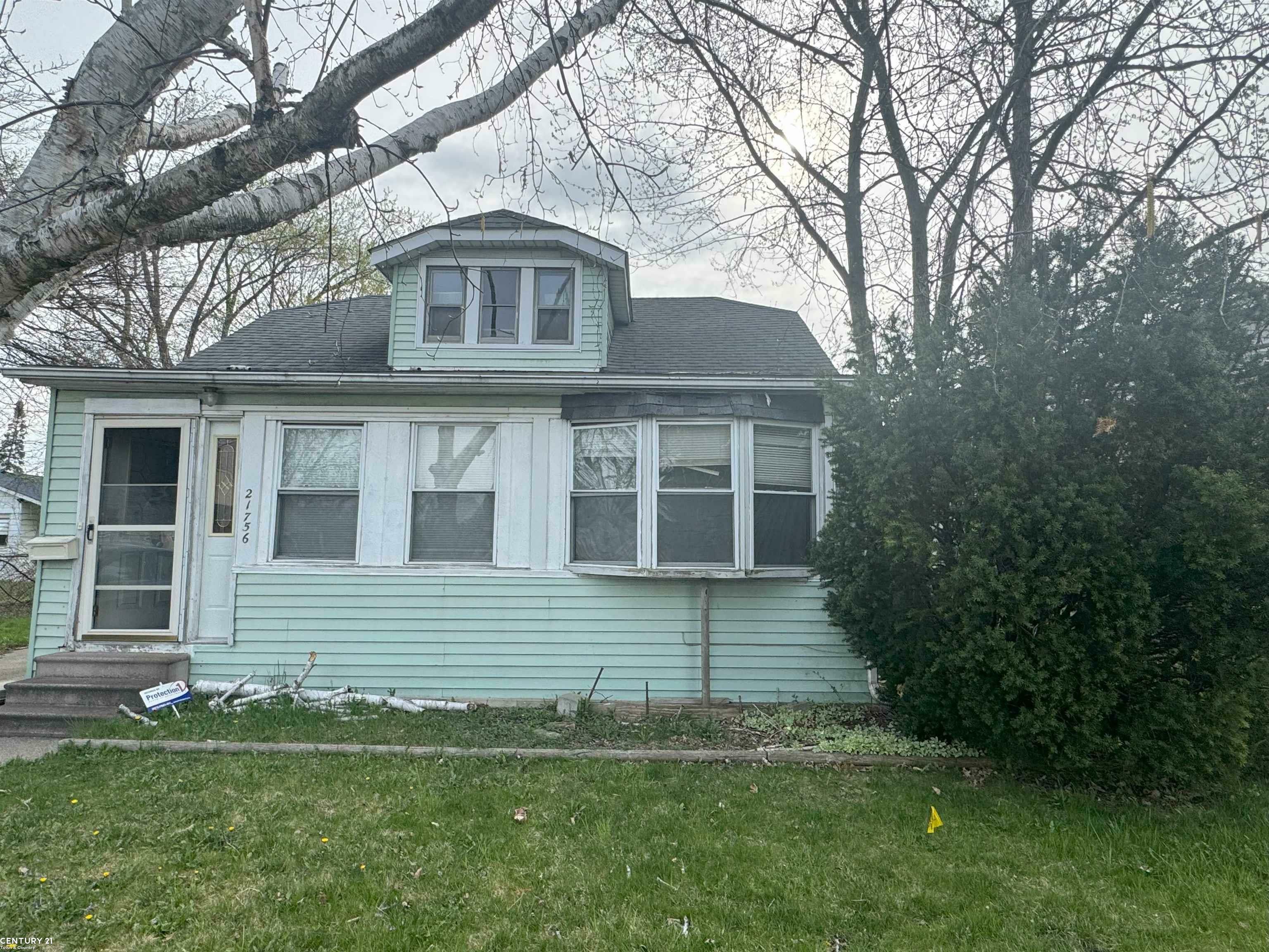Property Photo: 21756 Shakespeare Avenue MI 48021