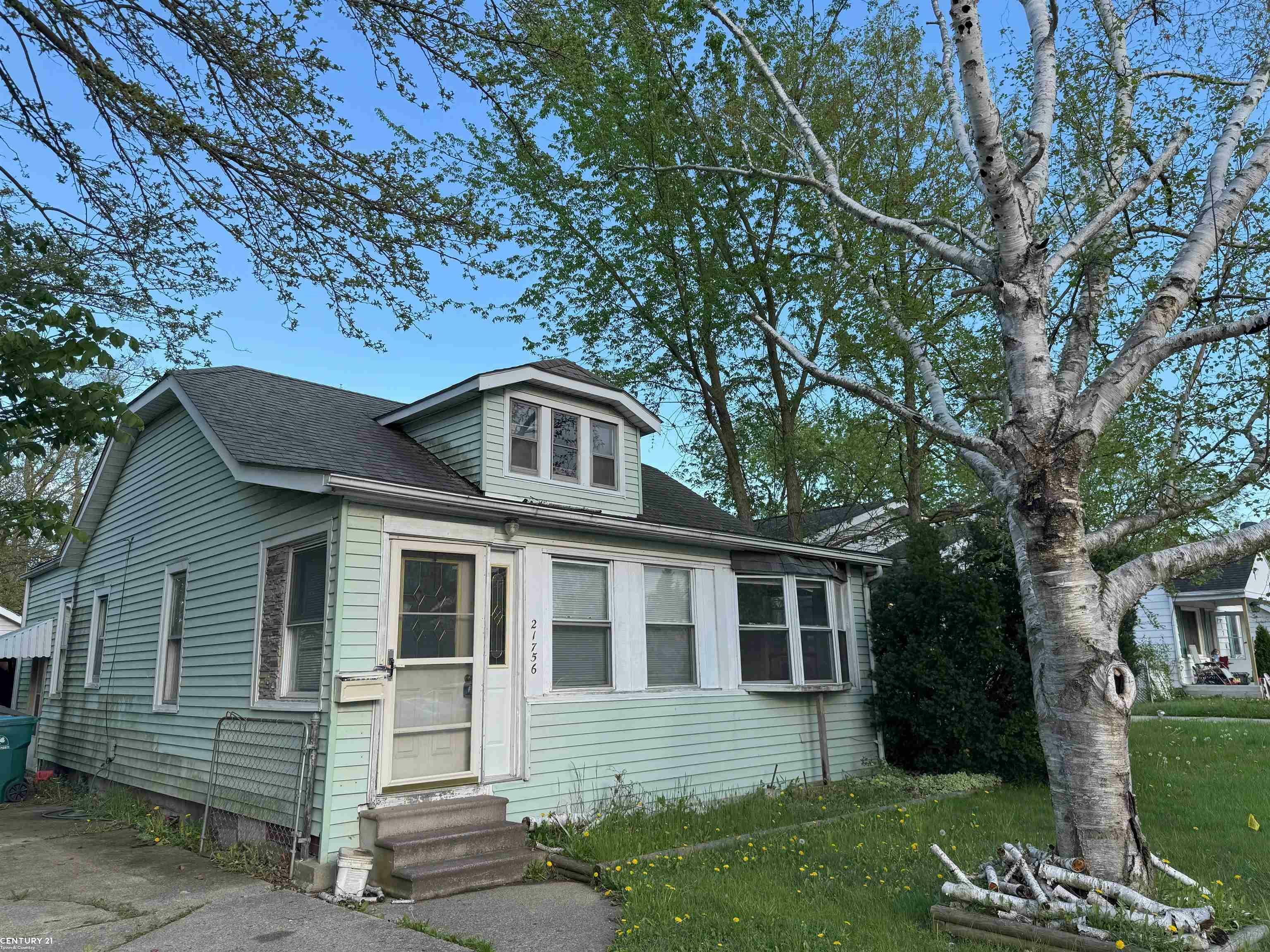 21756 Shakespeare Avenue  Eastpointe MI 48021 photo