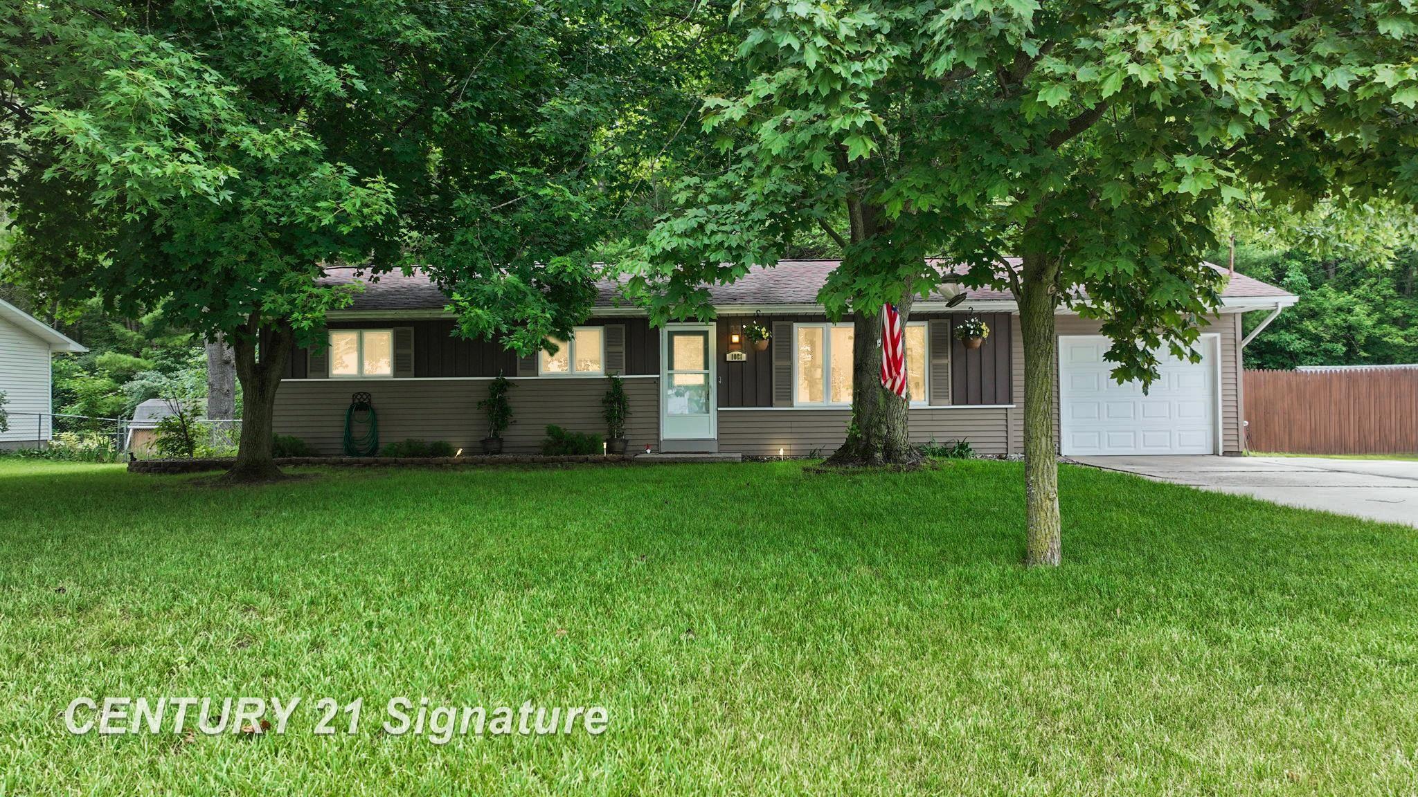 Property Photo: 1081 S Miller Road MI 48609