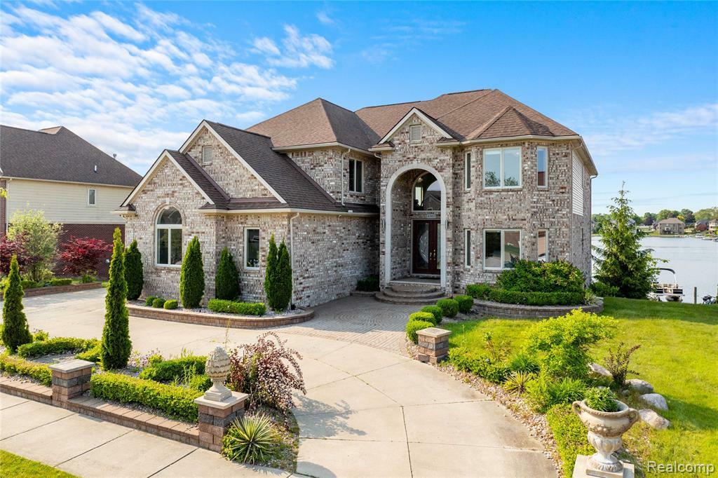 4303 S Lake Lane  Shelby Twp MI 48316 4049 photo