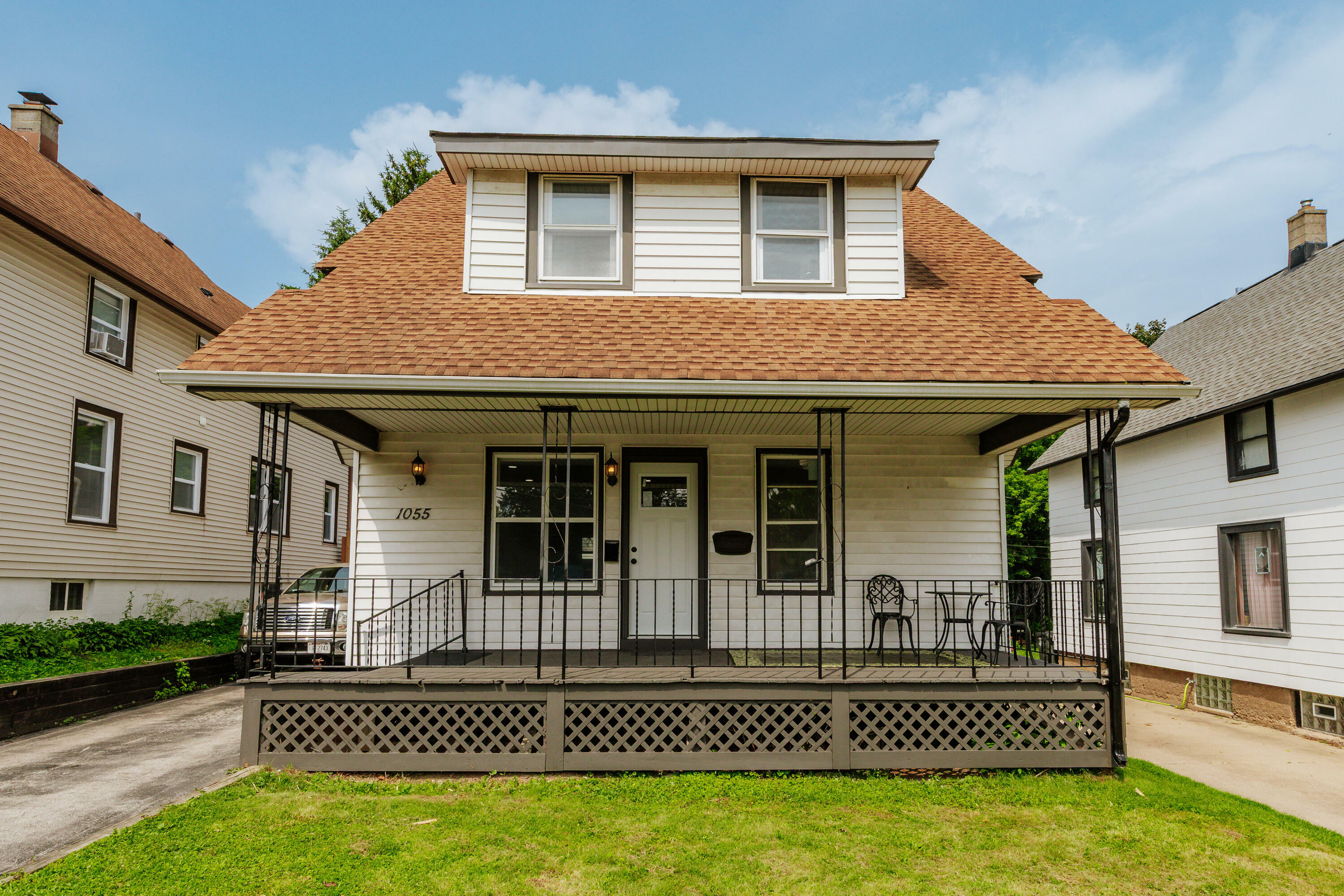 Property Photo: 1055 N 68th St WI 53213