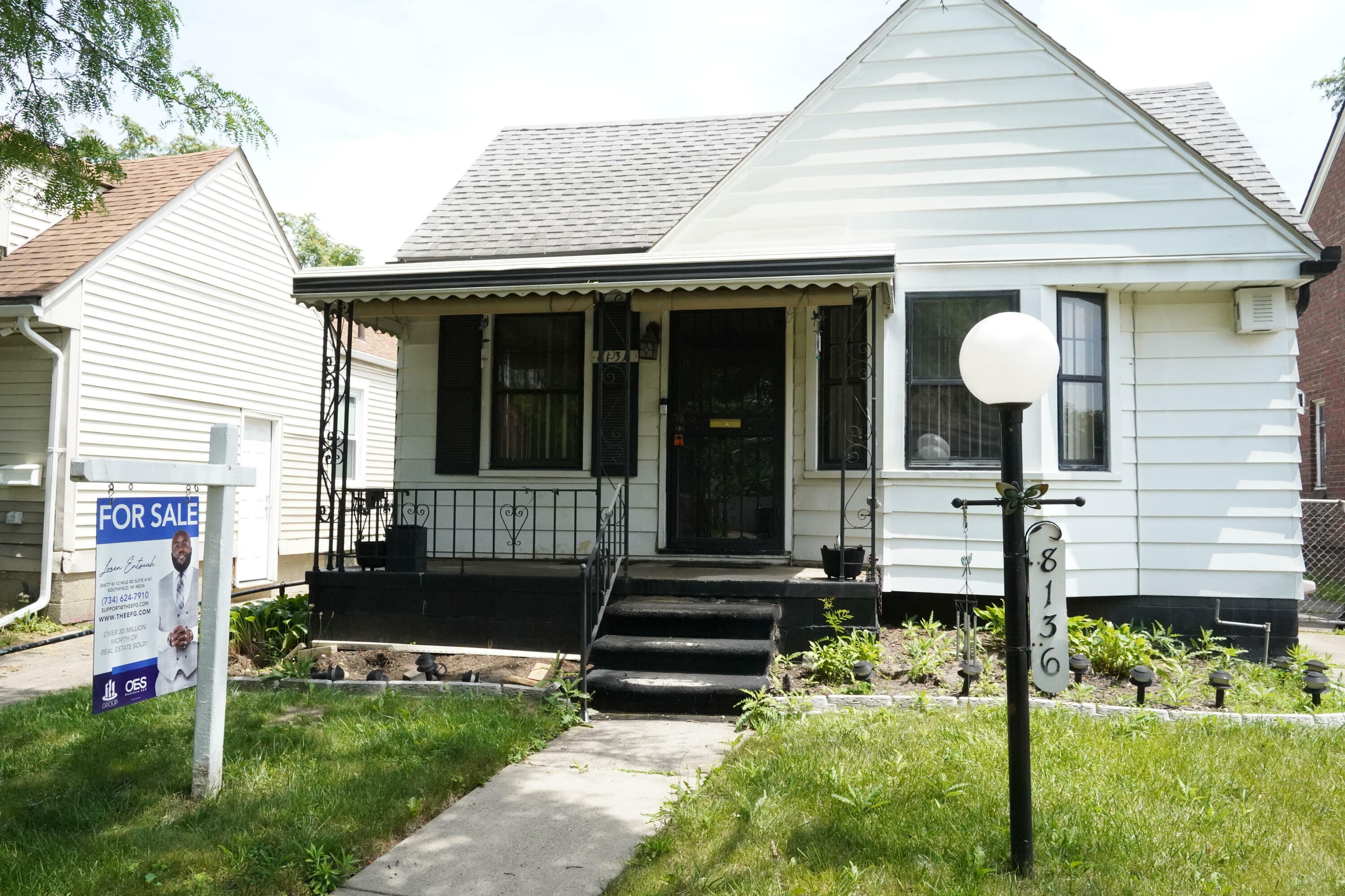 Property Photo: 8136 Roselawn Street MI 48204