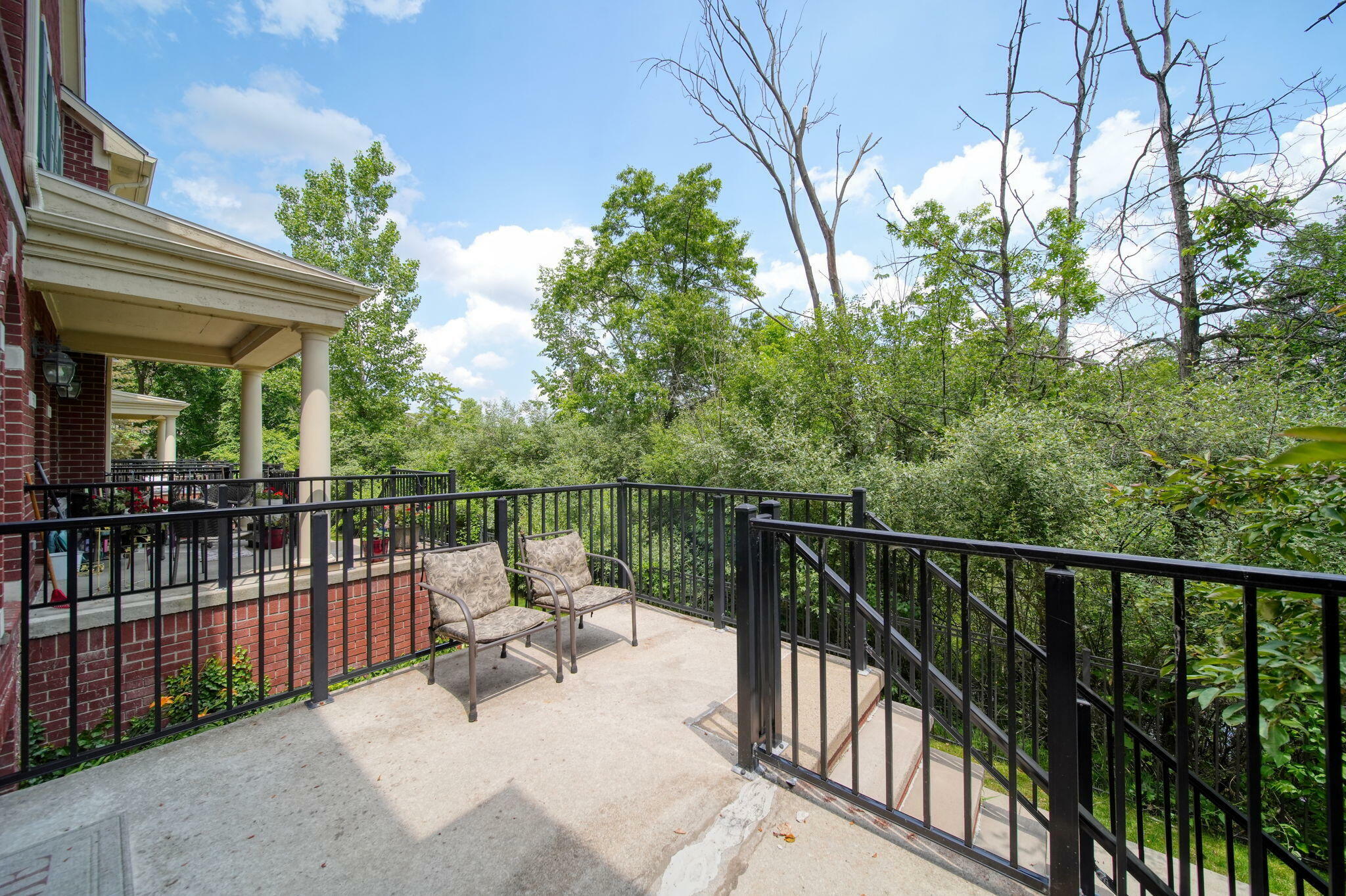 Property Photo: 662 Village Lane MI 48381
