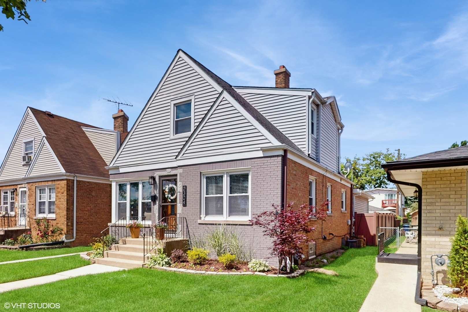 Property Photo: 2304 N 77th Avenue IL 60707