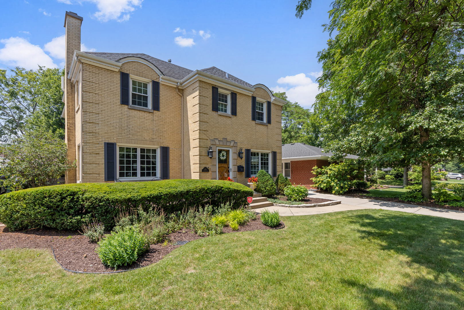 Property Photo: 604 S Stone Avenue IL 60525