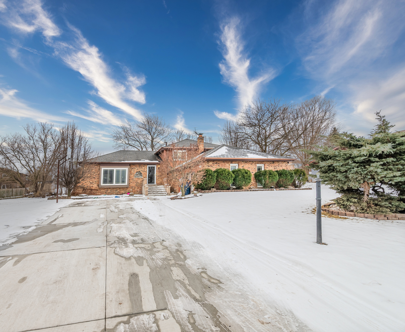 8821 W 100th St Street  Palos Hills IL 60465 photo