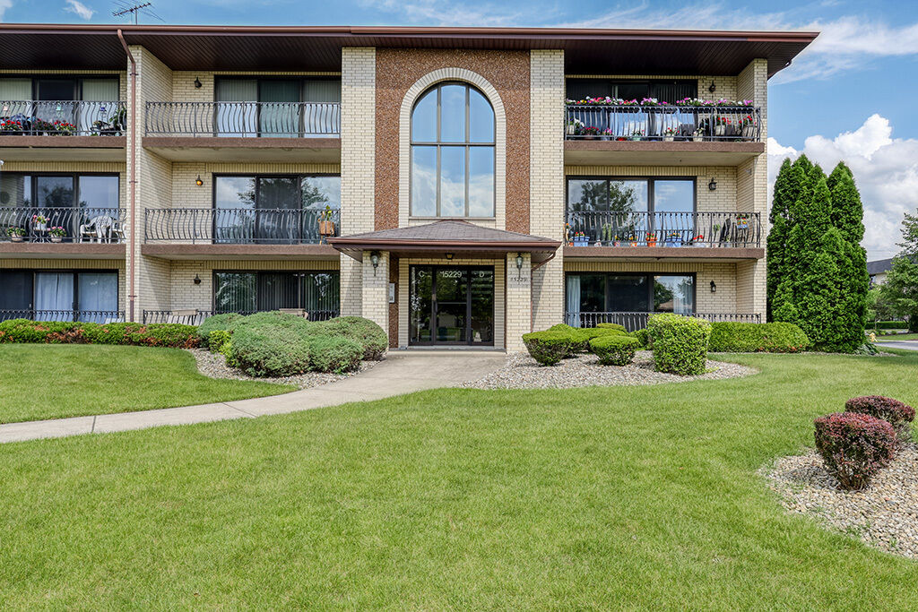Property Photo: 15229 Catalina Drive 1D IL 60462