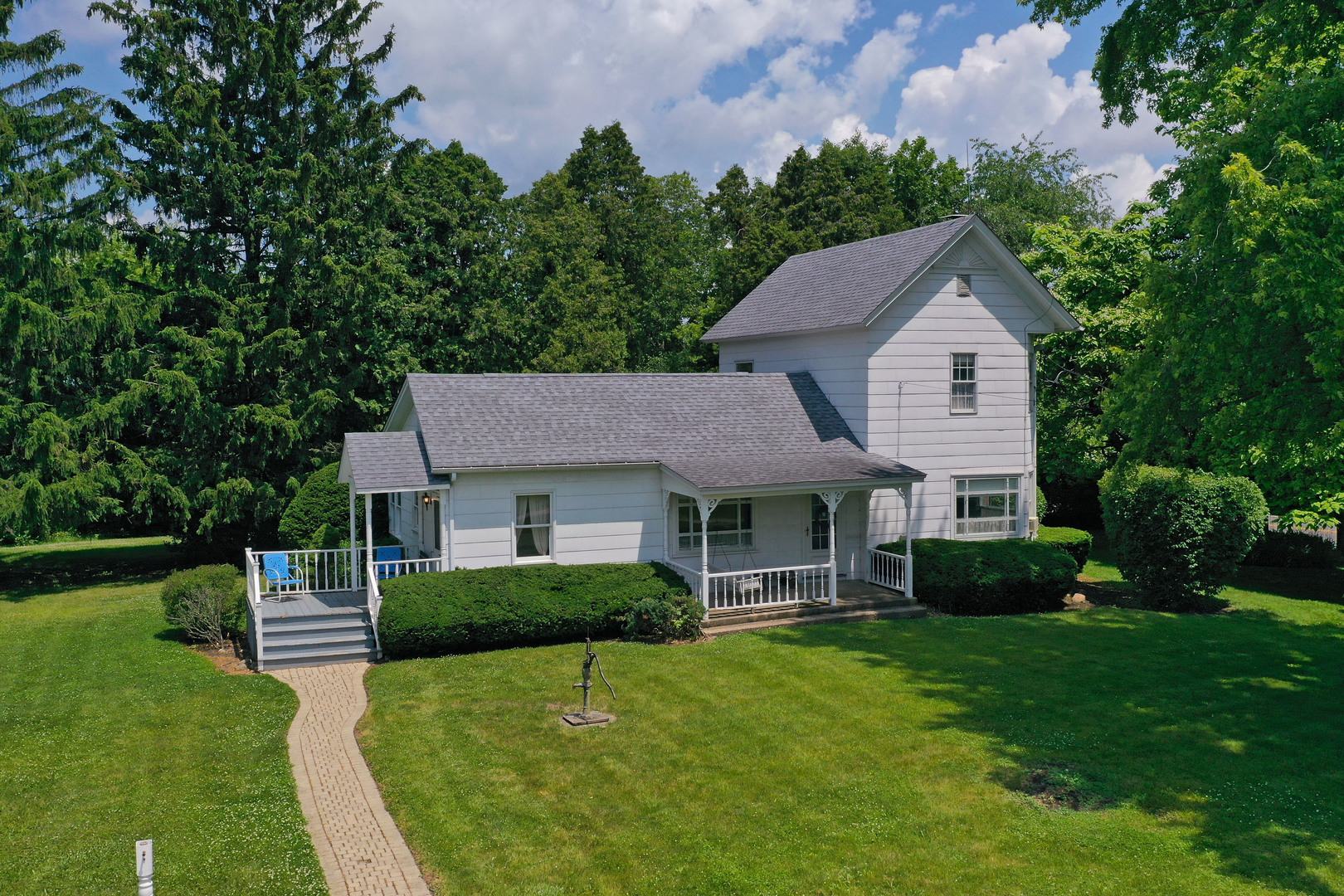 Property Photo: 42008 Delany Road IL 60099
