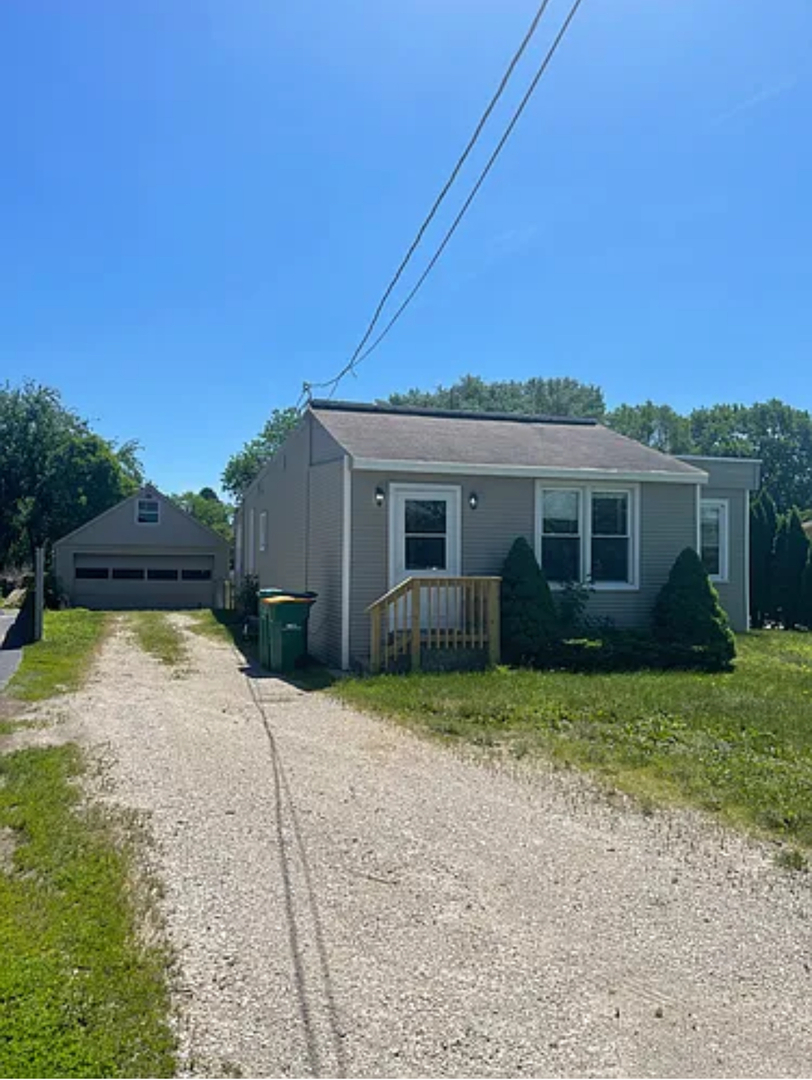 Property Photo:  1S217 Valley Road  IL 60148 