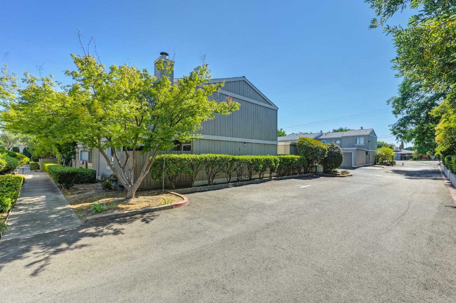 Property Photo: 2413 Post Oak Lane CA 95825
