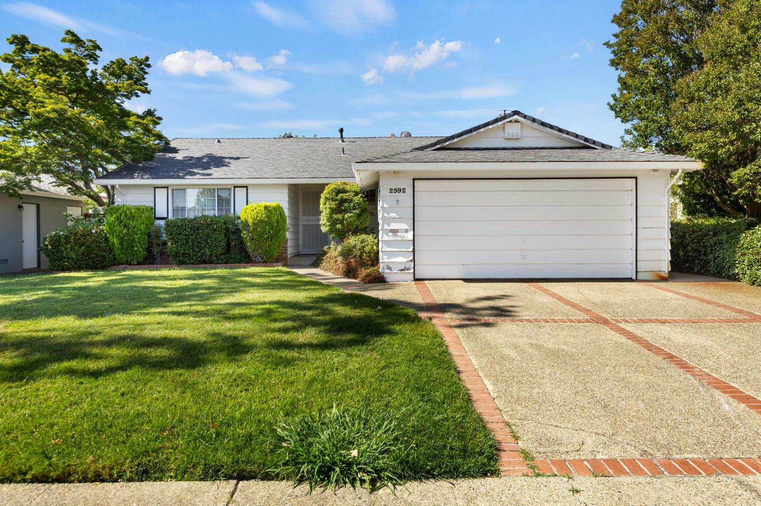 2592 Fernandez Drive  Sacramento CA 95822 photo