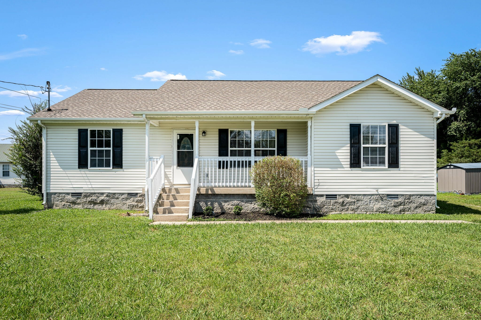 Property Photo: 106 Daytona Ln TN 37160