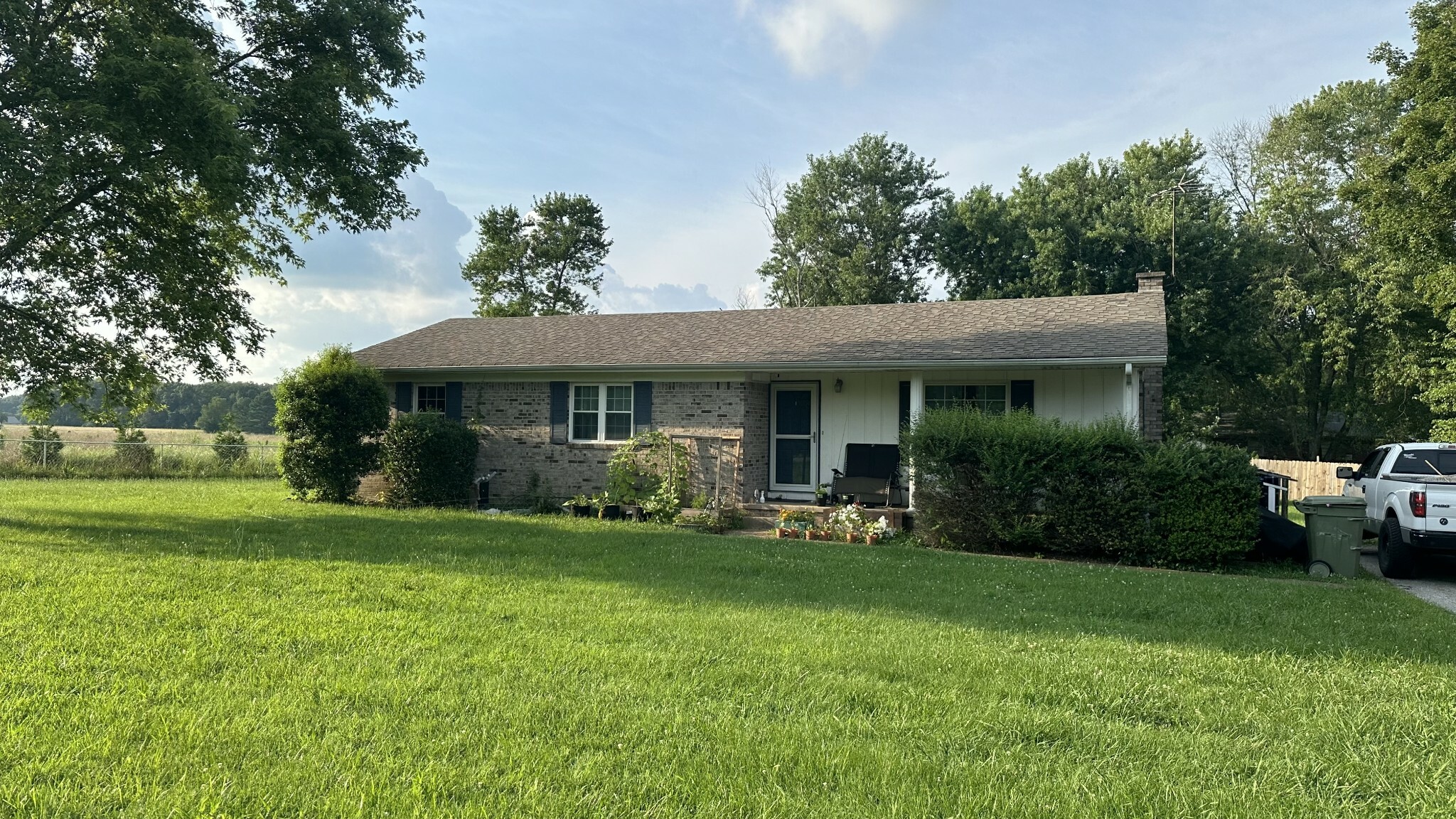 Property Photo: 1814 Grandaddy Rd TN 38464