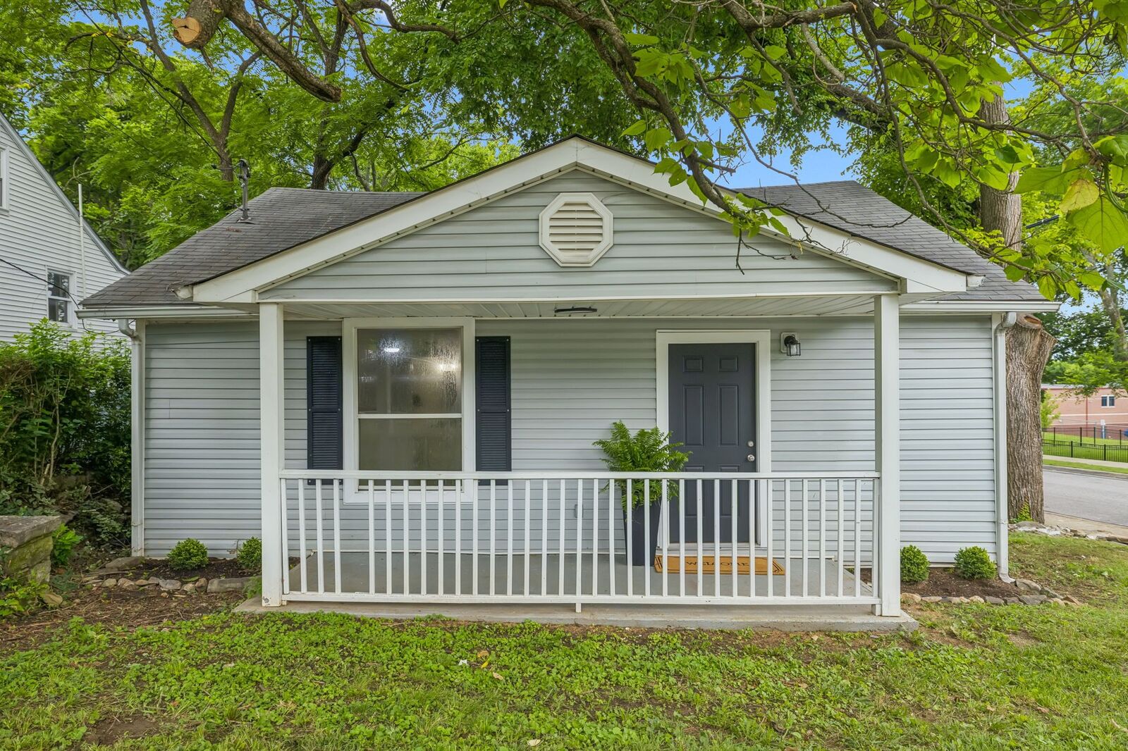 Property Photo:  315 37th Ave N  TN 37209 