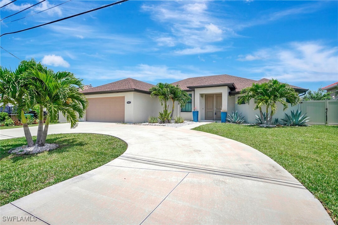 Property Photo:  1621 Savona Parkway W  FL 33914 