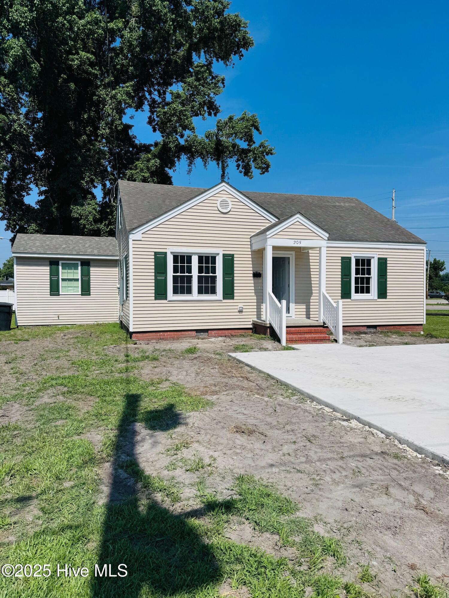 205 Simpson Street  Elizabeth City NC 27909 photo