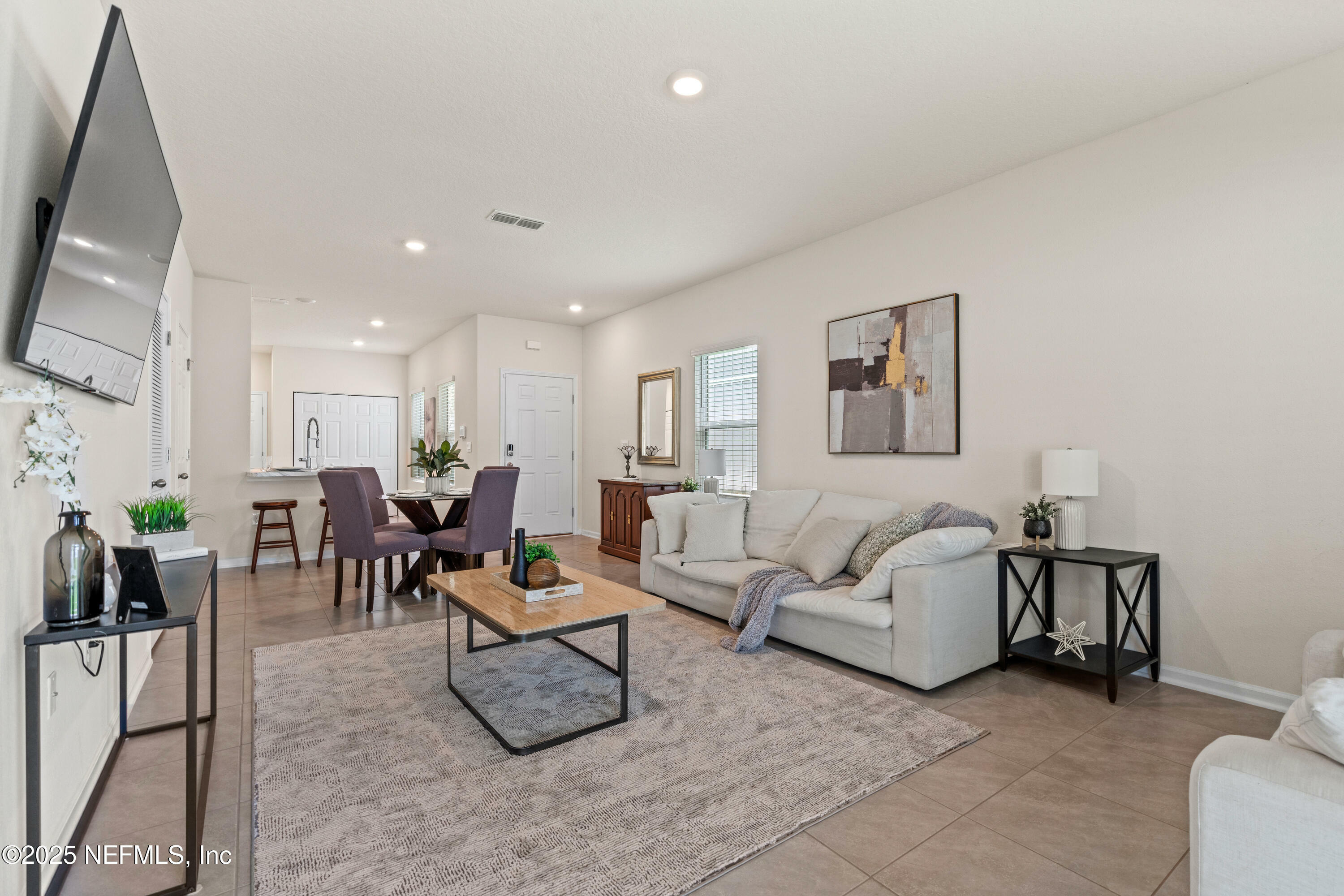 Property Photo: 891 Observatory Parkway FL 32218