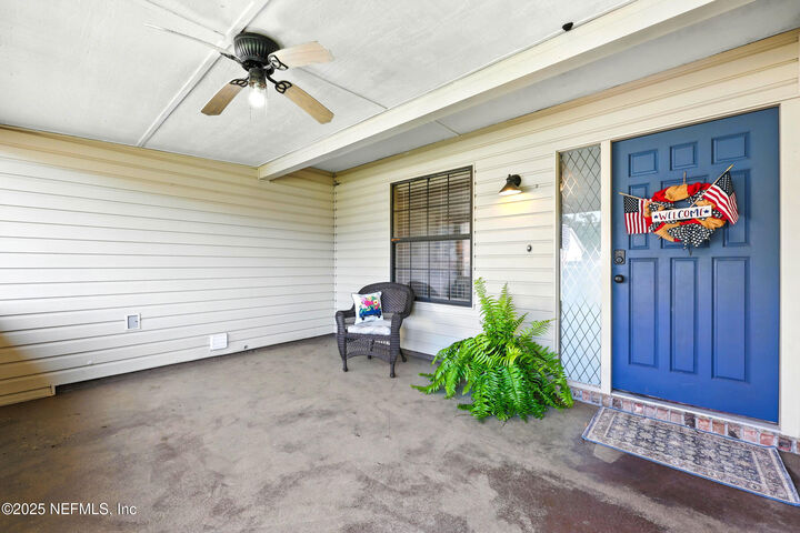 Property Photo: 6102 W 1st Manor FL 32177