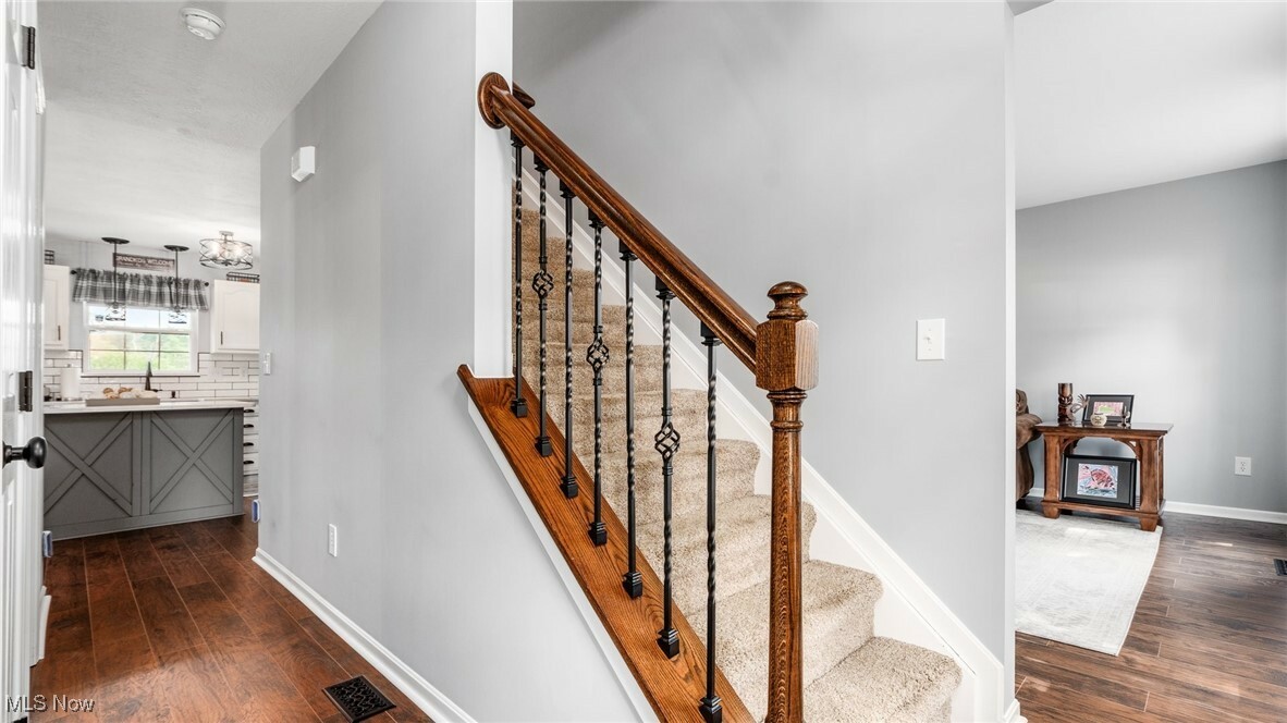 Property Photo:  205 Linvale Drive  OH 43767 