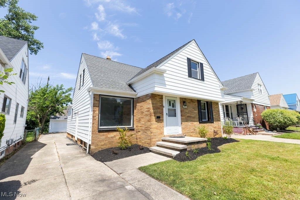 Property Photo:  4033 Stonehaven Road  OH 44121 
