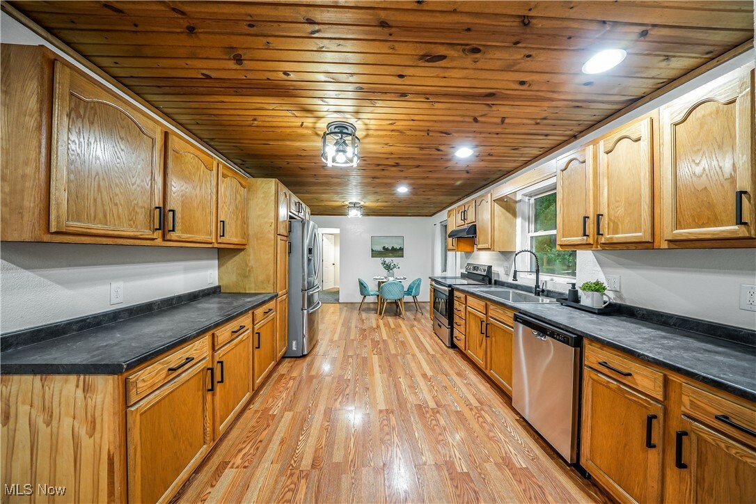 Property Photo: 4869 Phillips Rice Road OH 44410