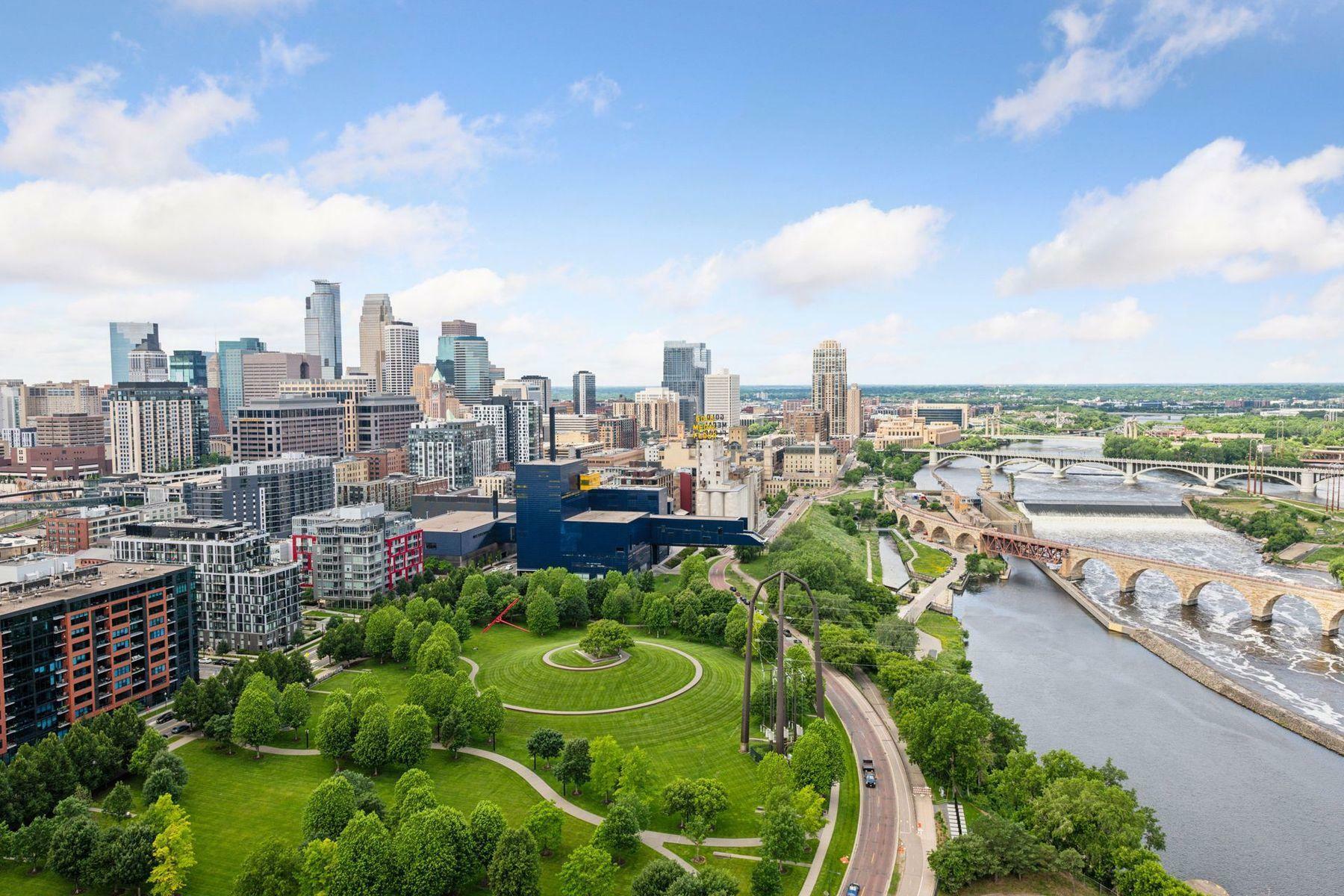 1111 W River Parkway 26A  Minneapolis MN 55415 photo