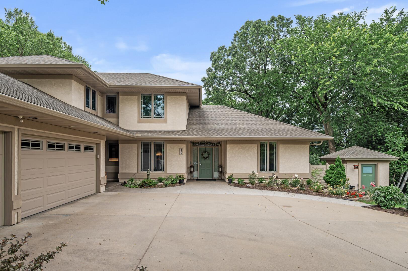 Property Photo: 5877 Bradbury Court MN 55076