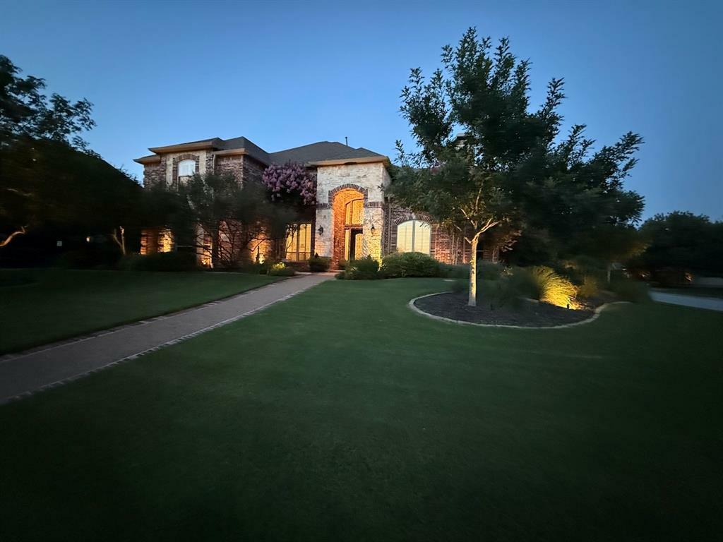 Property Photo:  806 Ownby Lane  TX 76092 
