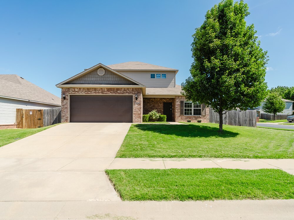 2202 Elmwood Avenue  Lowell AR 72745 photo