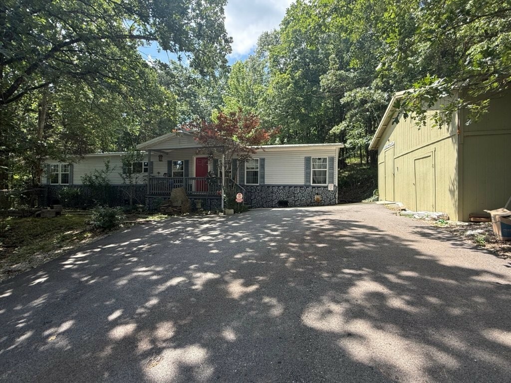 17 Venus Avenue  Holiday Island AR 72631 photo