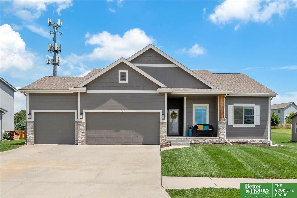 Property Photo: 5169 N 179 Avenue NE 68116