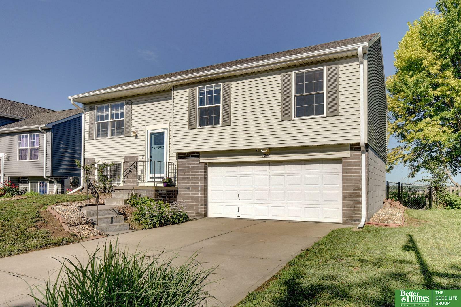 Property Photo: 6702 N 78 Terrace NE 68122