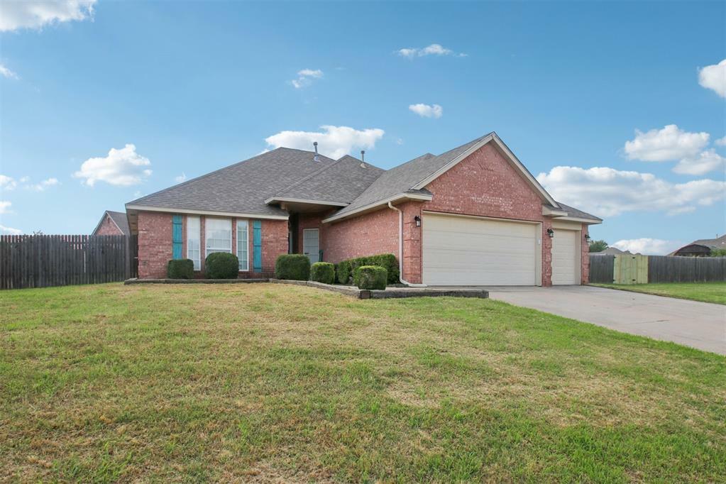 Property Photo:  4605 Mackenzie Drive  OK 73160 